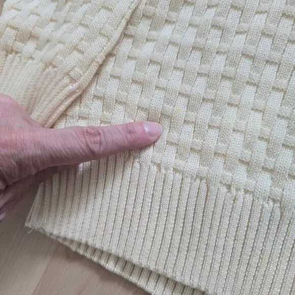 Vintage FILA Womens Wool V-neck Intrecciato 3D Knit Tennis Sweater US 6 Ivory - Picture 5 of 8